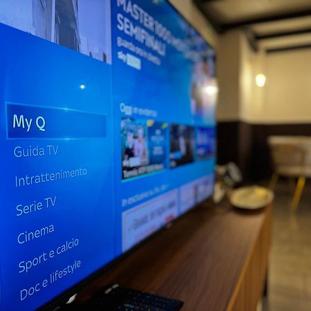 Regina Milano In Verona - Sky Tv, Wifi E Breakfast Box 아파트 외부 사진