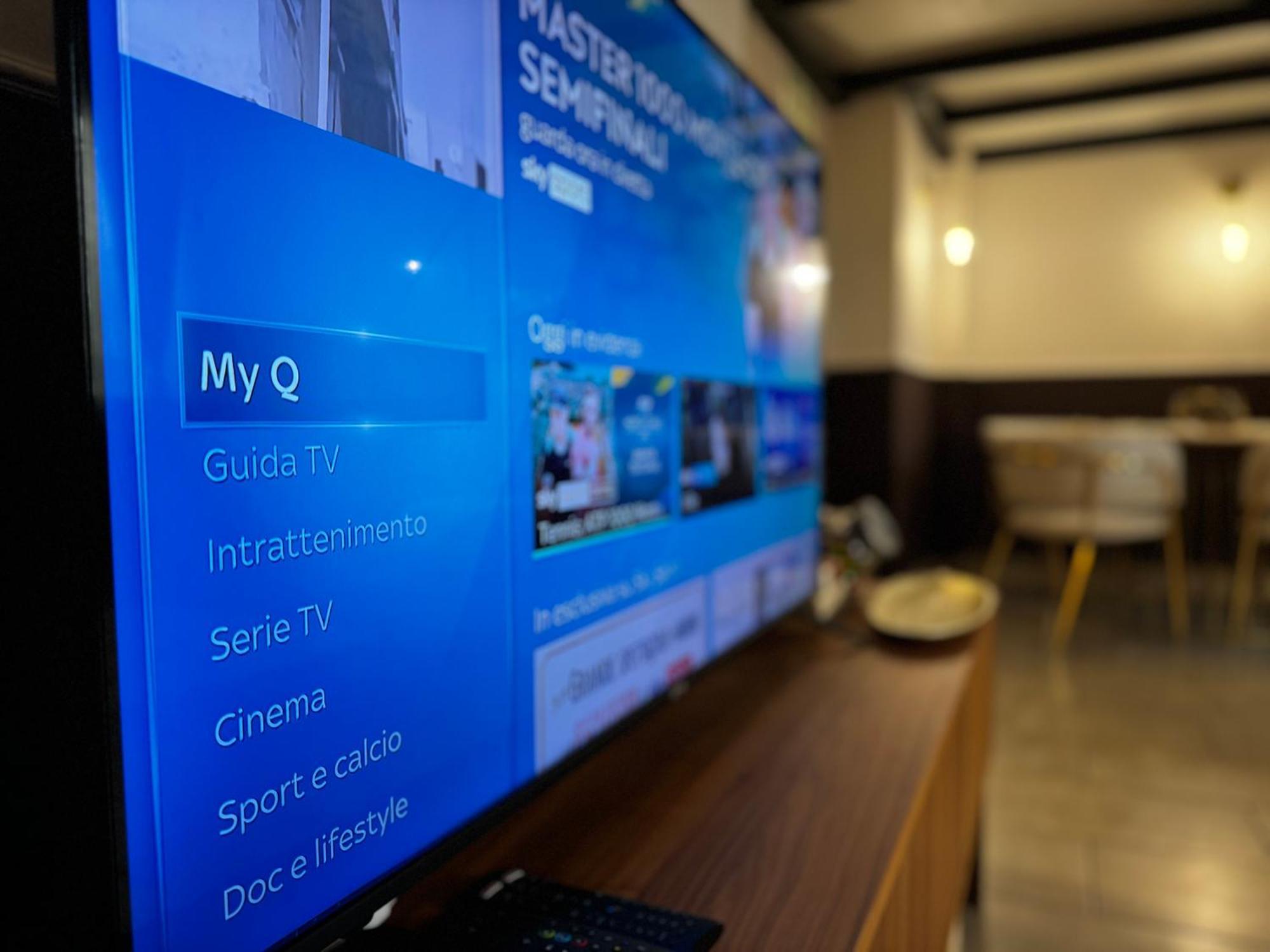 Regina Milano In Verona - Sky Tv, Wifi E Breakfast Box 아파트 외부 사진